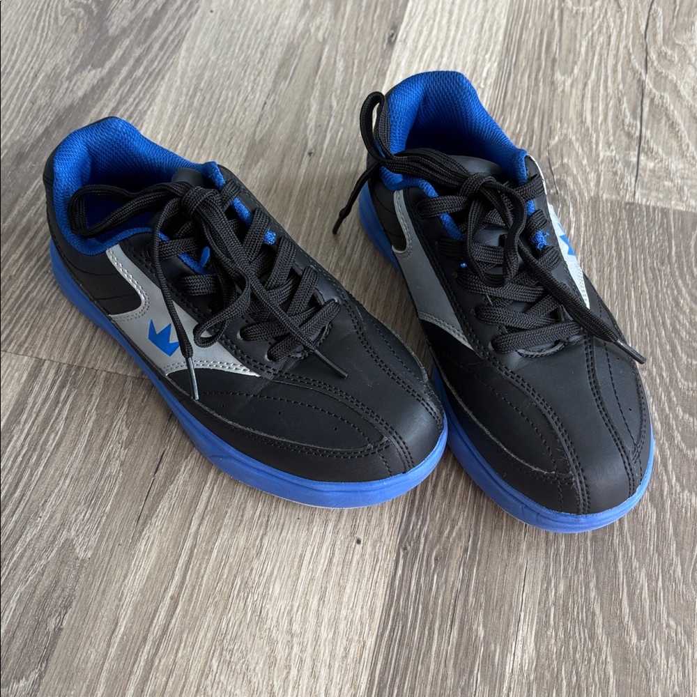 Brunswick Youth Boys Bowling Shoes Size 2
